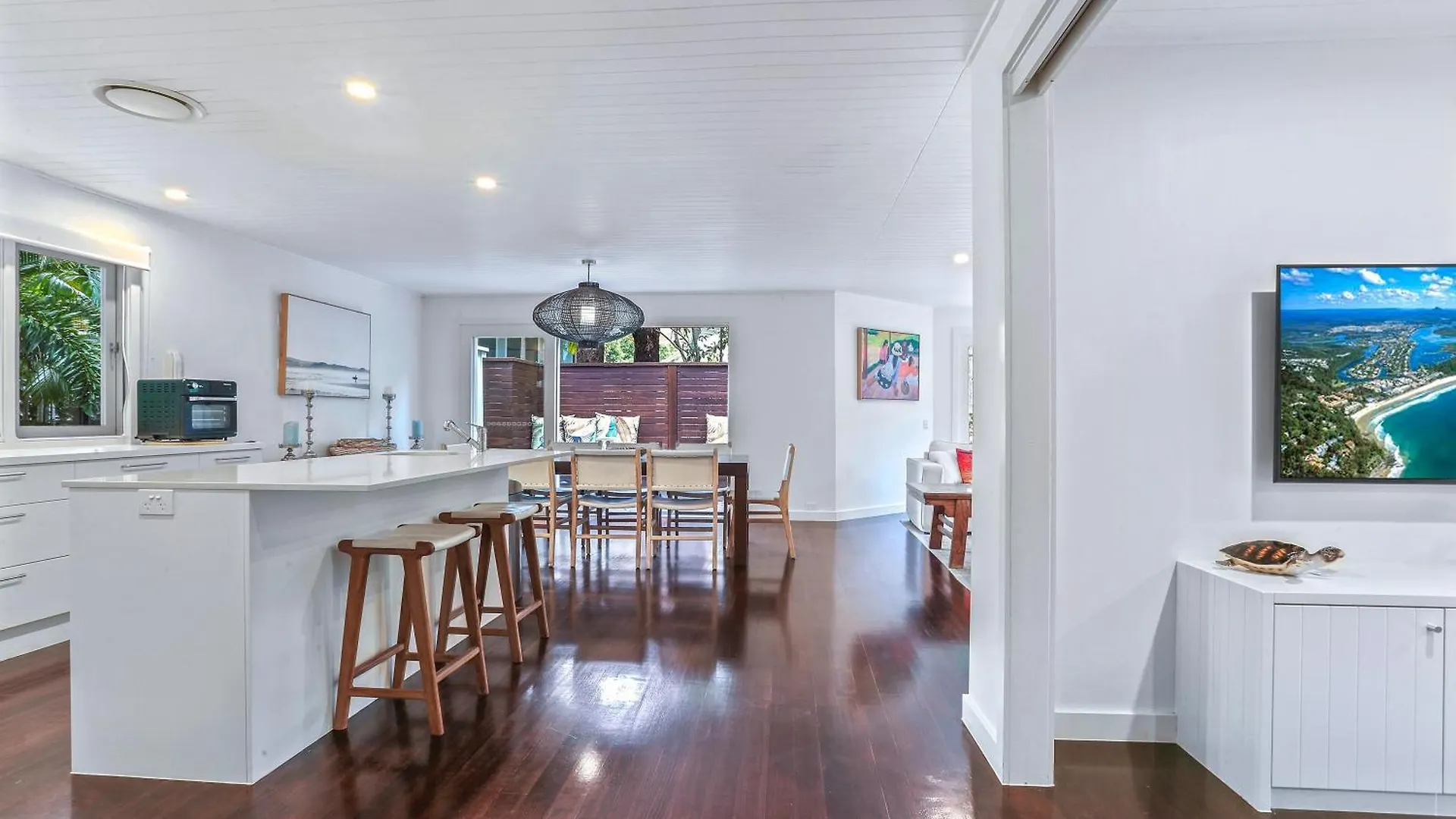 Dual-Living Amongst The Rainforest, Little Cove Noosa Heads Holiday home