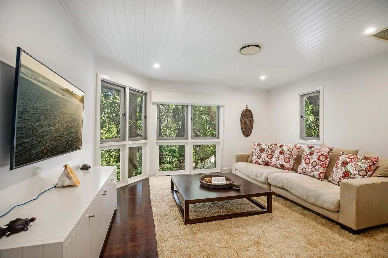 Dual-Living Amongst The Rainforest, Little Cove Noosa Heads Holiday home